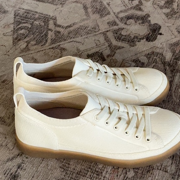 Vionic woman’s slip on Sneakers 9W - Picture 4 of 8